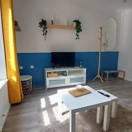 Au Coeur De La Cite Des Fables Апартаменты Шато-Тьерри